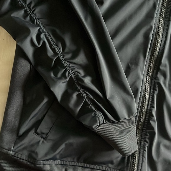 Fabletics Black Cinched Athletic Hoodie - Picture 2 of 3